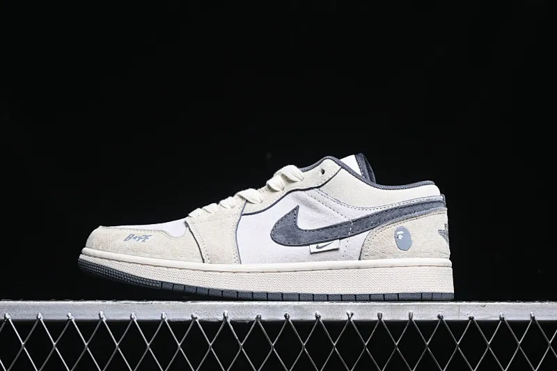 All categories Air Jordan Jordan series basketball shoes Air Jordan 1 Low High-end customized low-top sneakers Air Jordan 1 Low AJ1 Joe 1 Bape joint-Quanzhuba light coffee gray hook High-end customized low-top retro basketball shoes DM9188-008